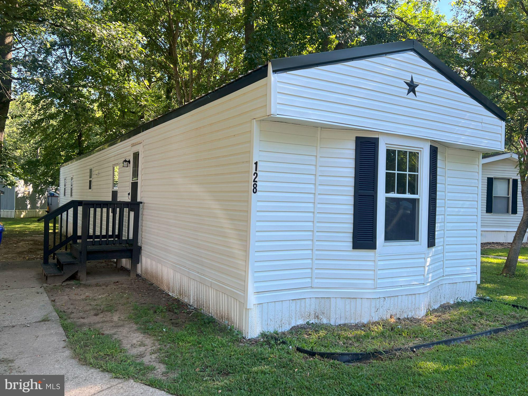 128 IVY RIDGE COURT 128