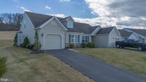 Townhouse For Sale - 153 Cambridge Ln Ln<br/> LEWISTOWN, PA 17044