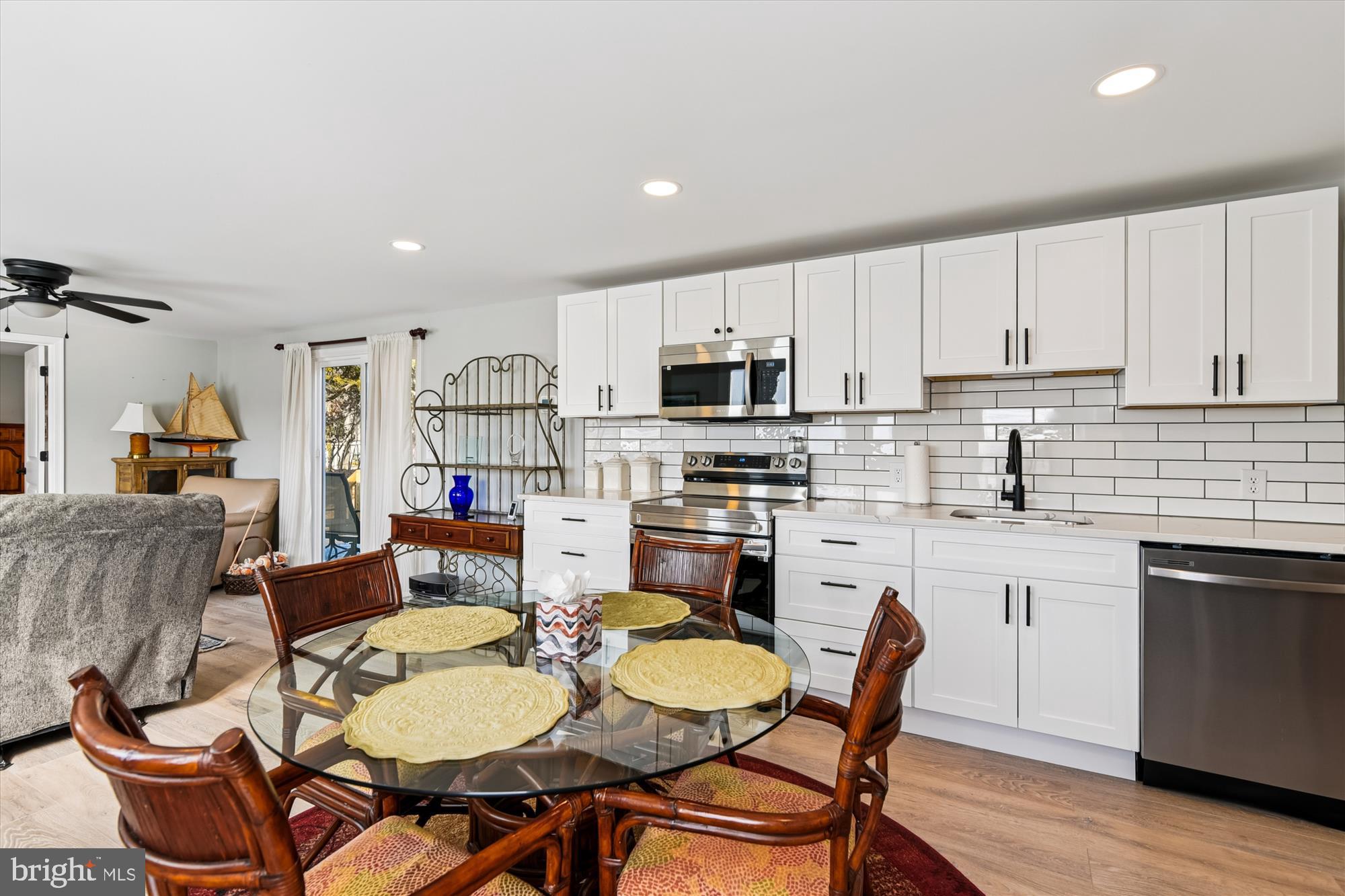 COLONIAL EAST MHP - Residential