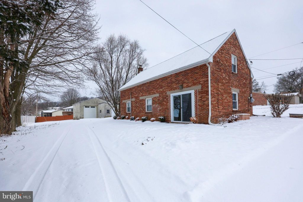 Photo of 9 Dixie Drive, RED LION, PA 17356 (MLS # PAYK2096592)