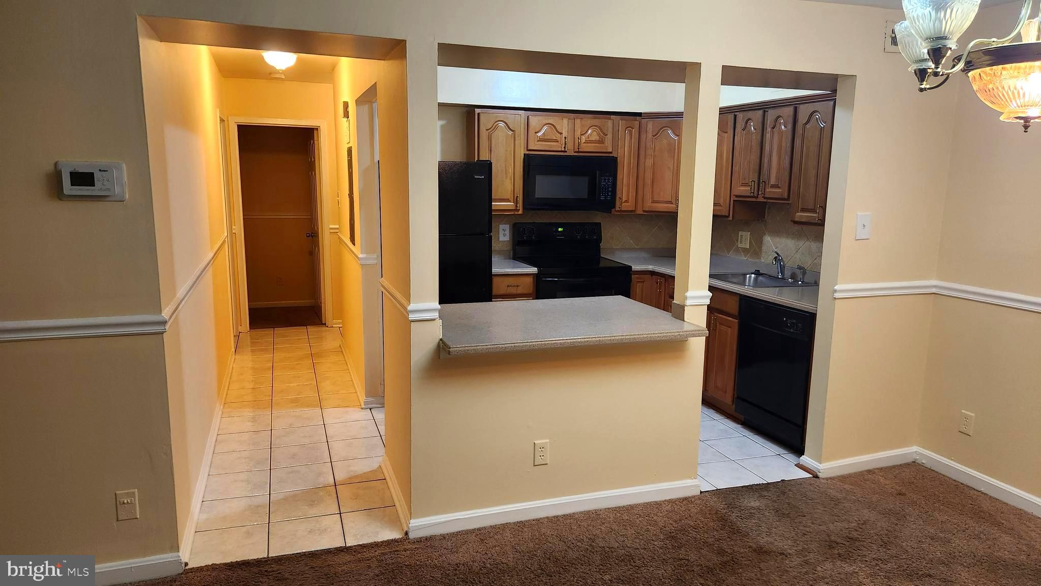 TREETOP CONDO - Residential