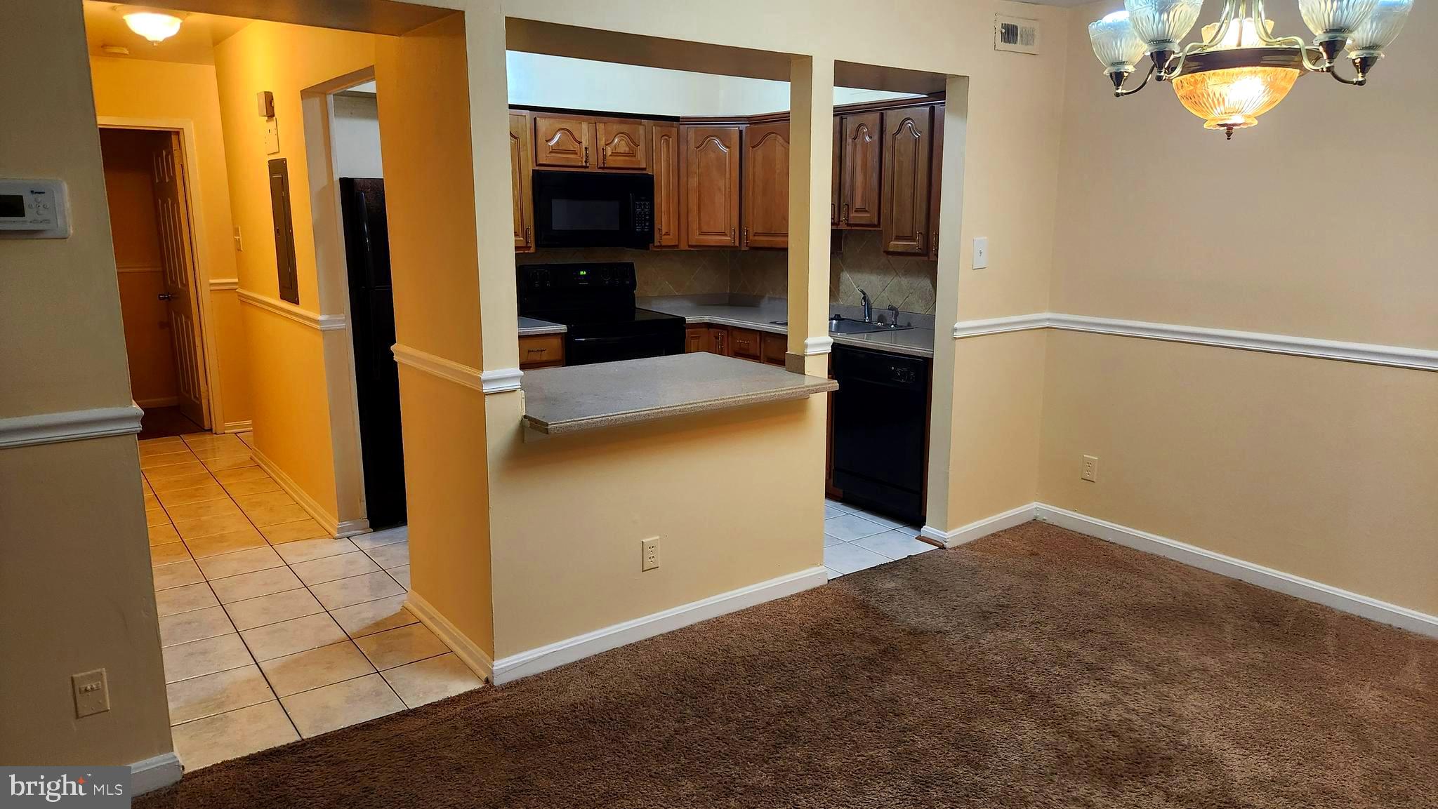 TREETOP CONDO - Residential