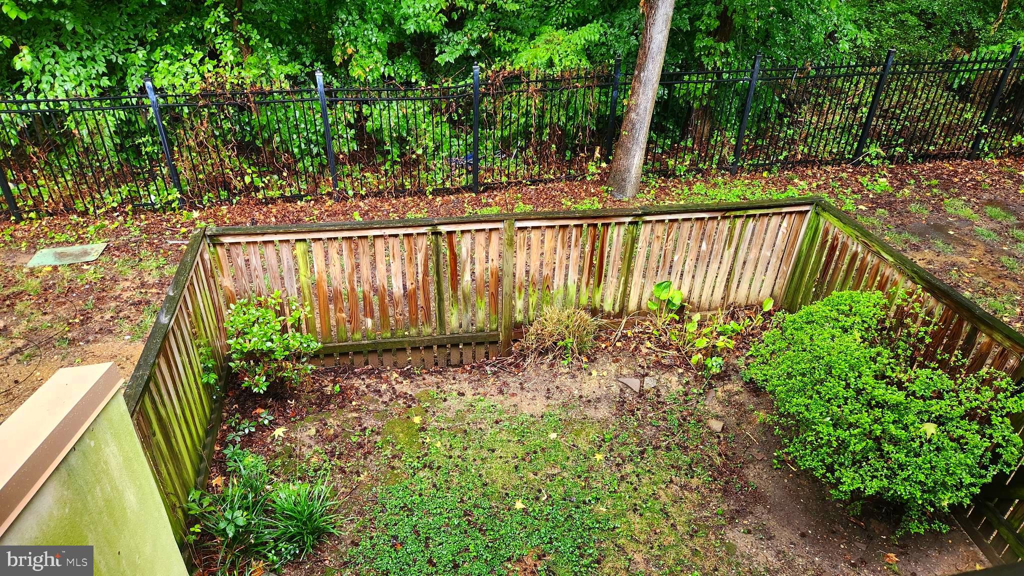 TREETOP CONDO - Residential