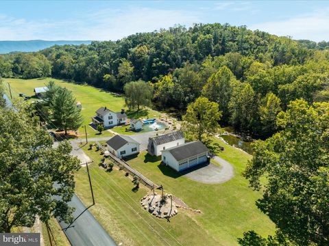 4227 STONEY CREEK ROAD EDINBURG VA 22824