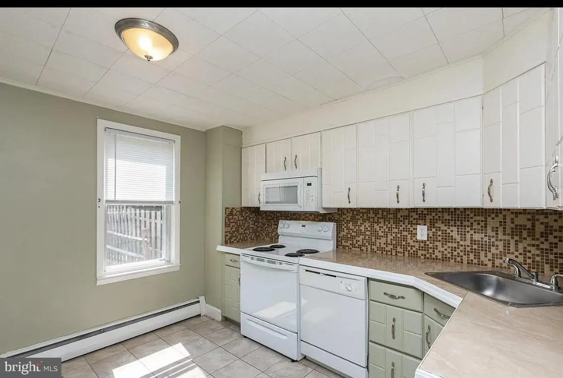 Wayne, Pennsylvania 19087, United States, 6 Bedrooms Bedrooms, ,4 BathroomsBathrooms,Residential,Active,153199