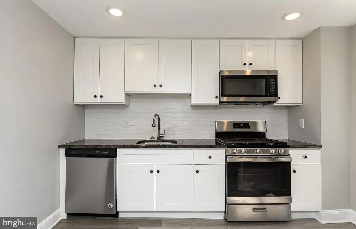 Wayne, Pennsylvania 19087, United States, 6 Bedrooms Bedrooms, ,4 BathroomsBathrooms,Residential,Active,153199