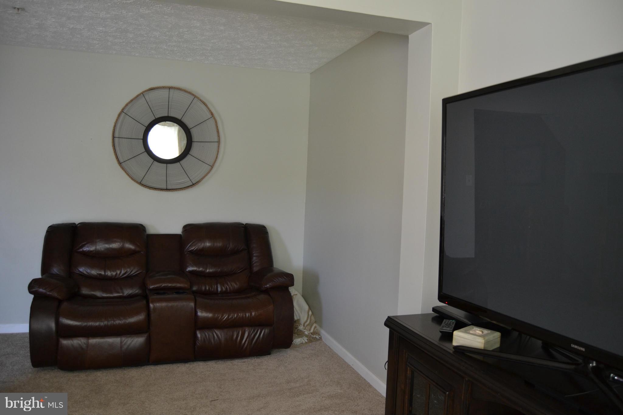 IRWINS CHOICE - Residential Lease