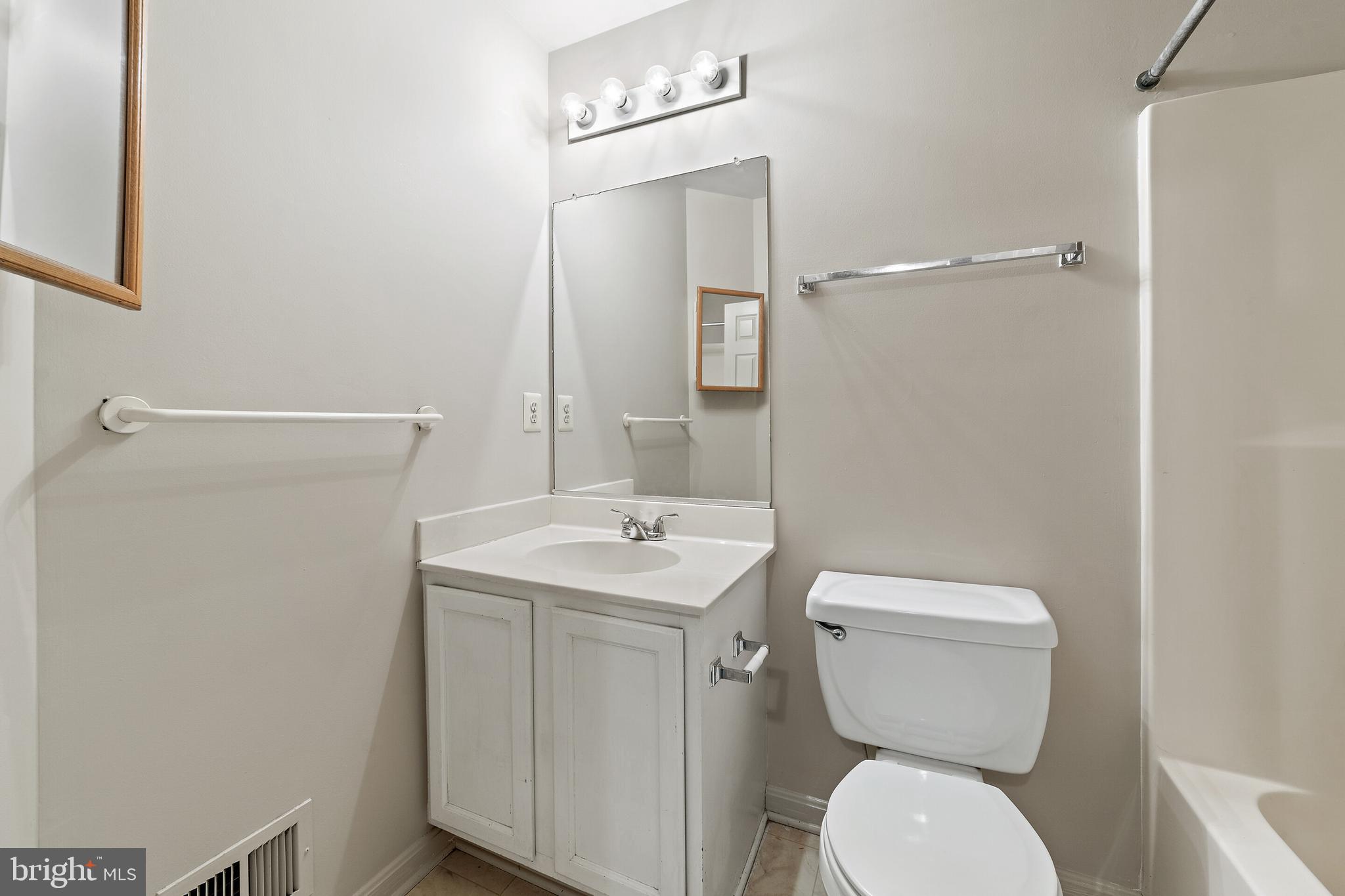 HIGHLAND - Residential Lease