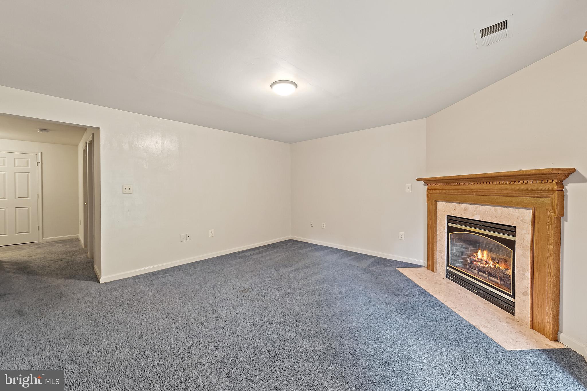 HIGHLAND - Residential Lease