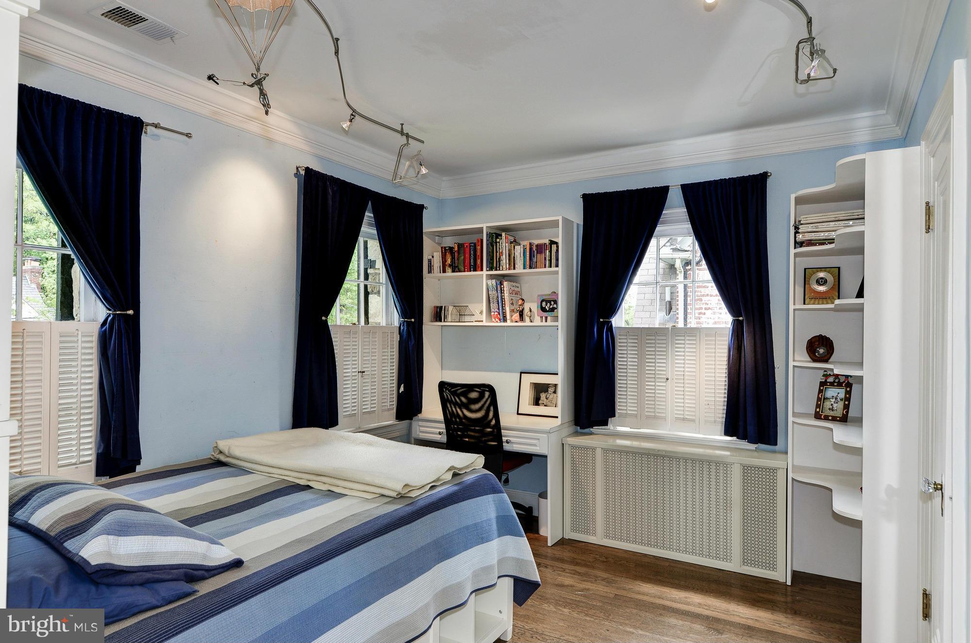 CHEVY CHASE GARDENS - Residential