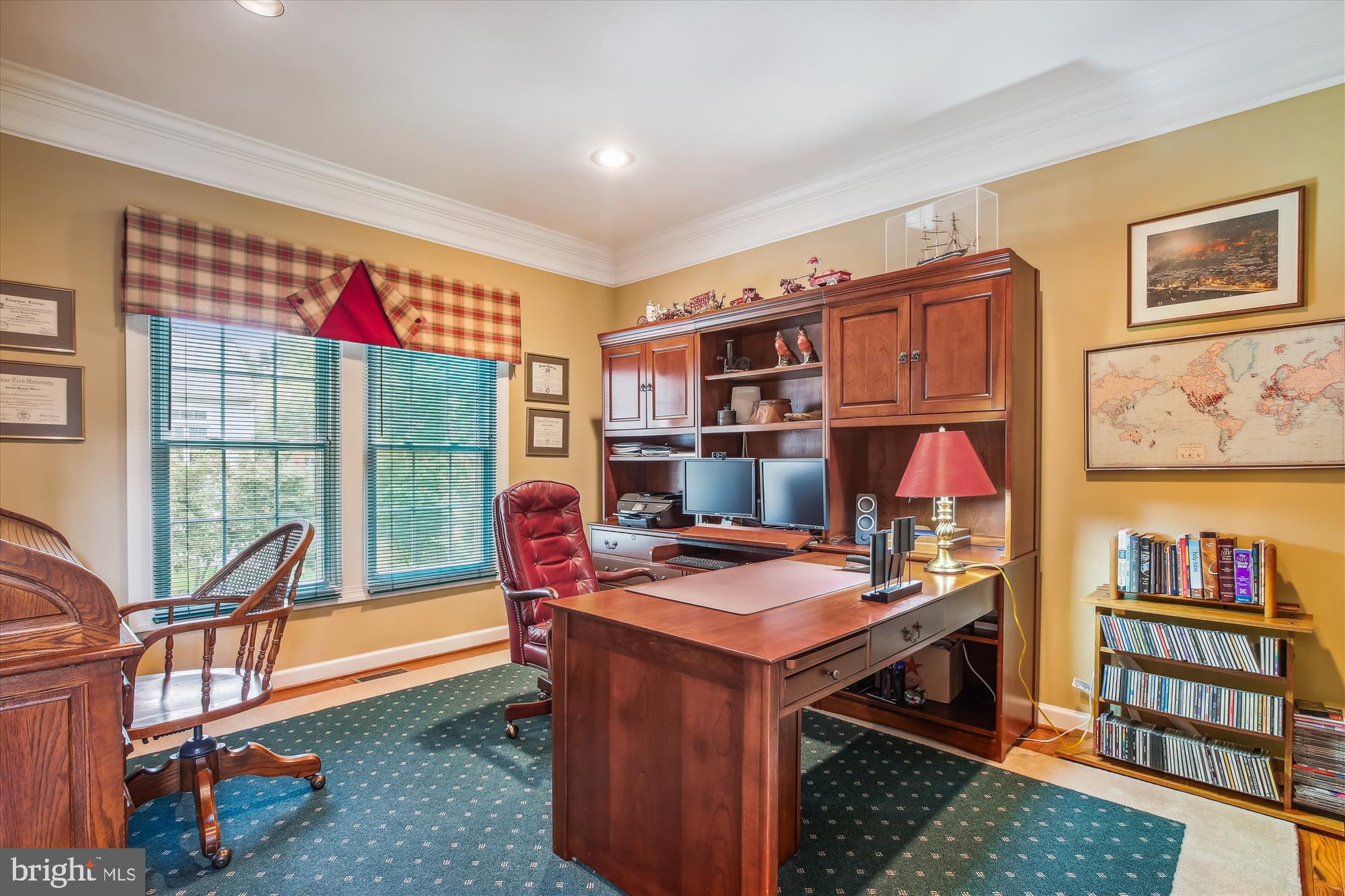 FAIR OAKS GLEN - Residential