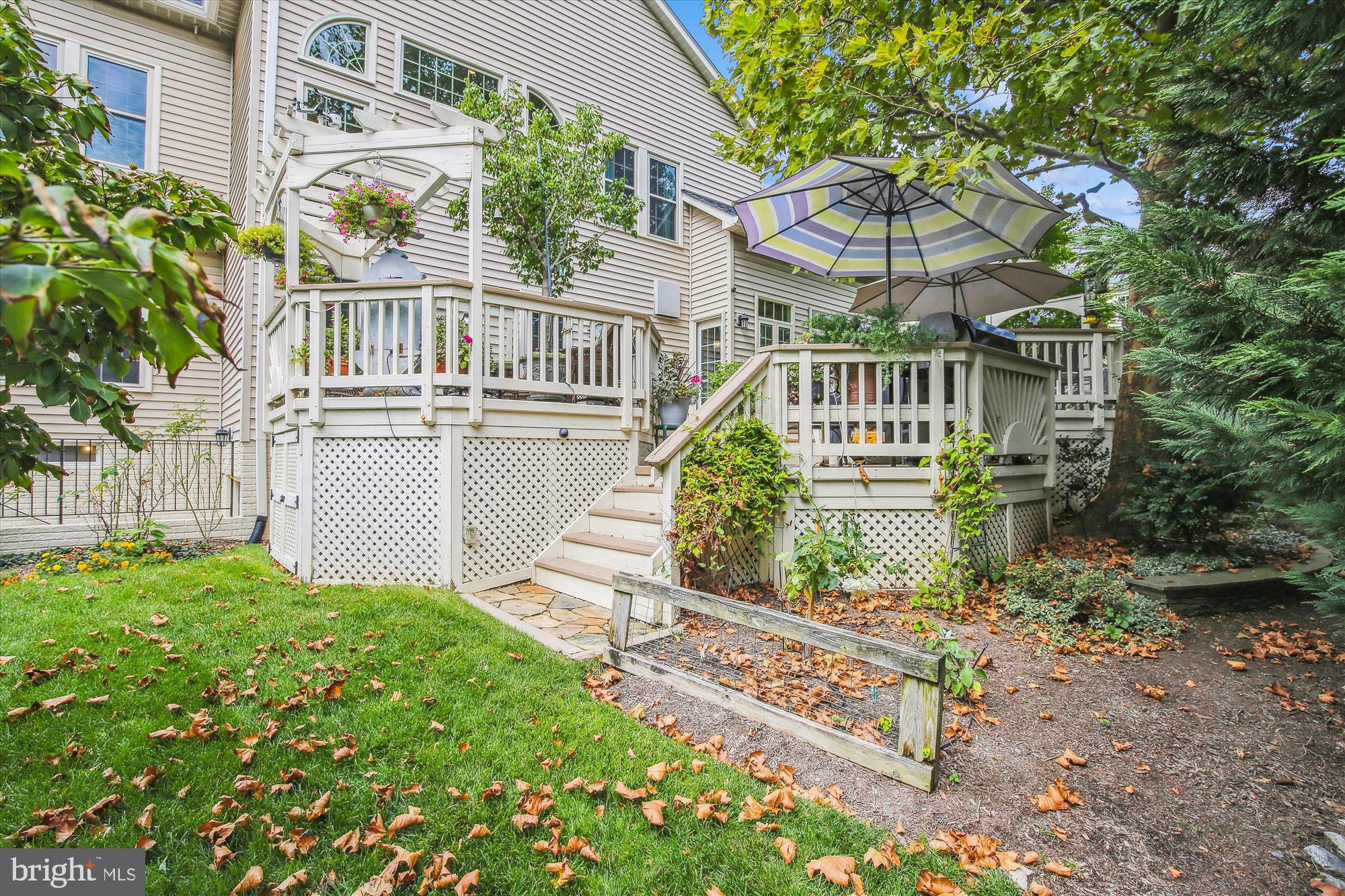 FAIR OAKS GLEN - Residential