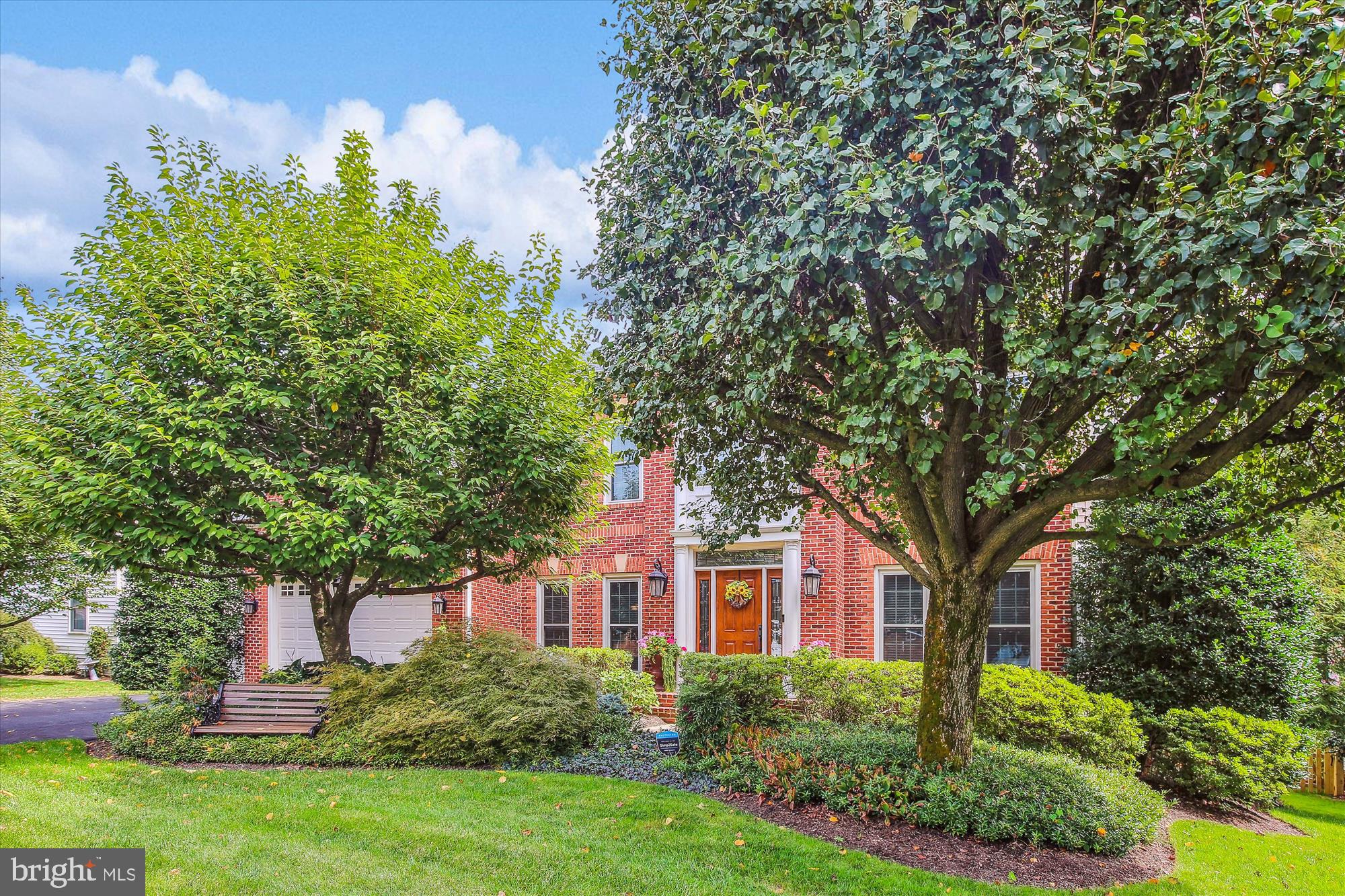 FAIR OAKS GLEN - Residential