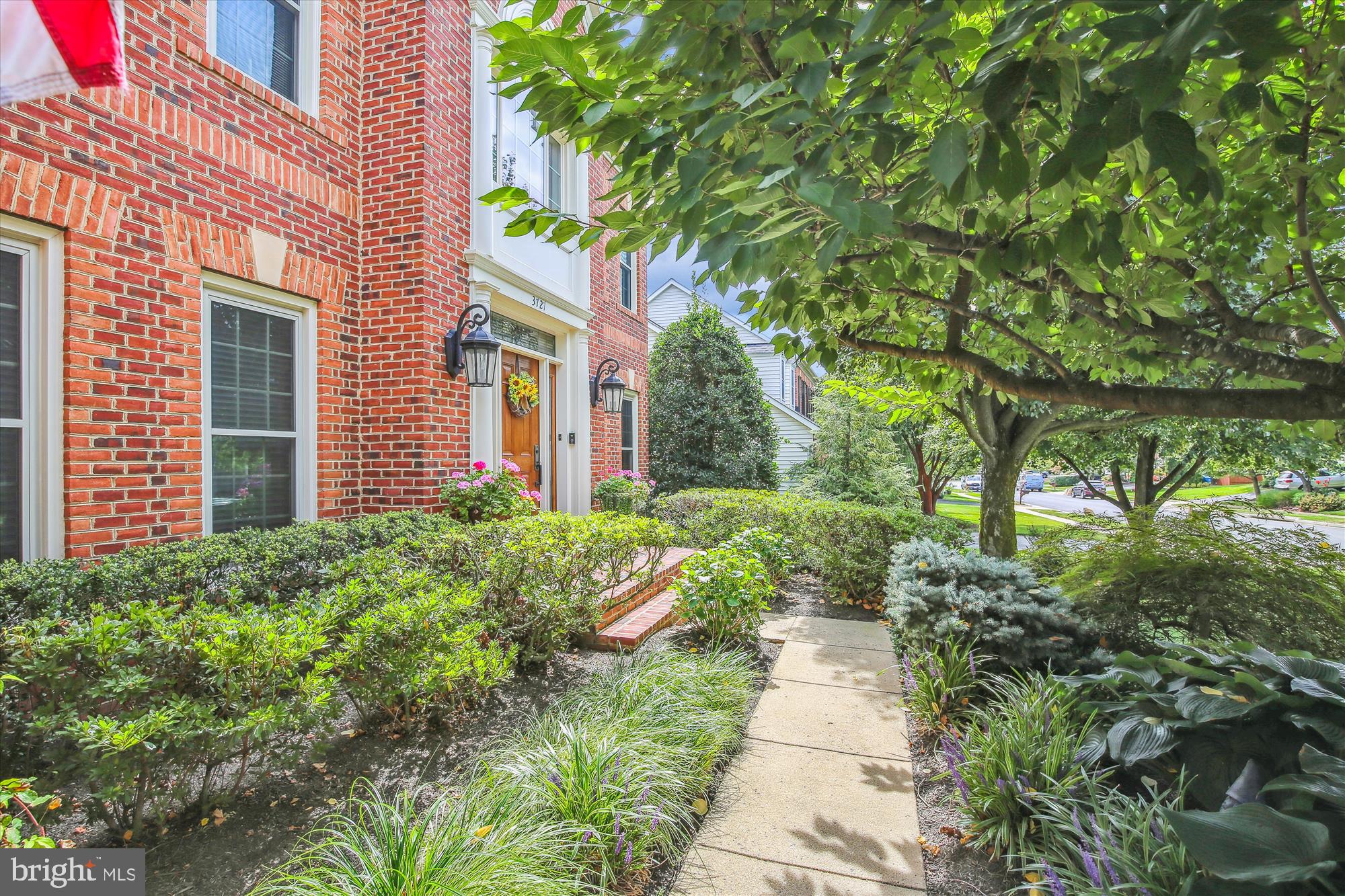 FAIR OAKS GLEN - Residential