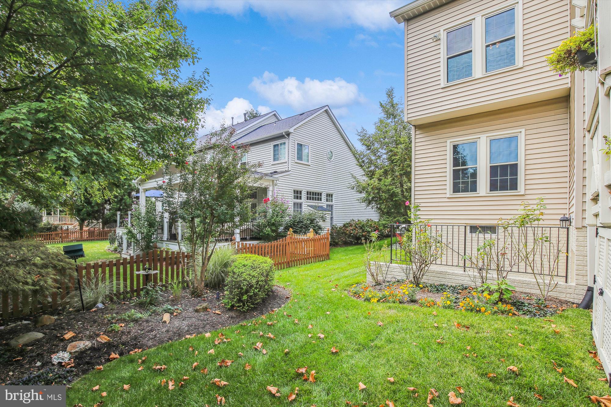 FAIR OAKS GLEN - Residential