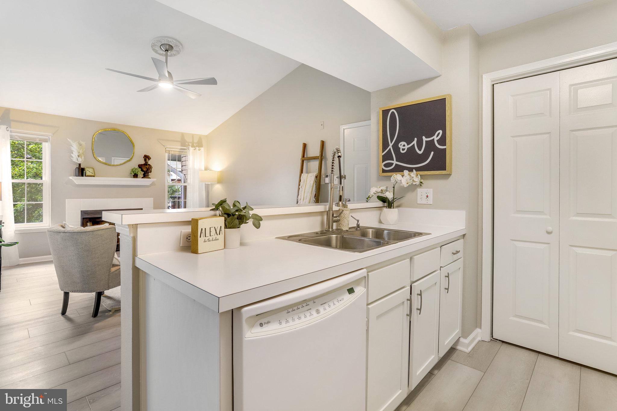 POINTE AT PARK CENTER - Residential