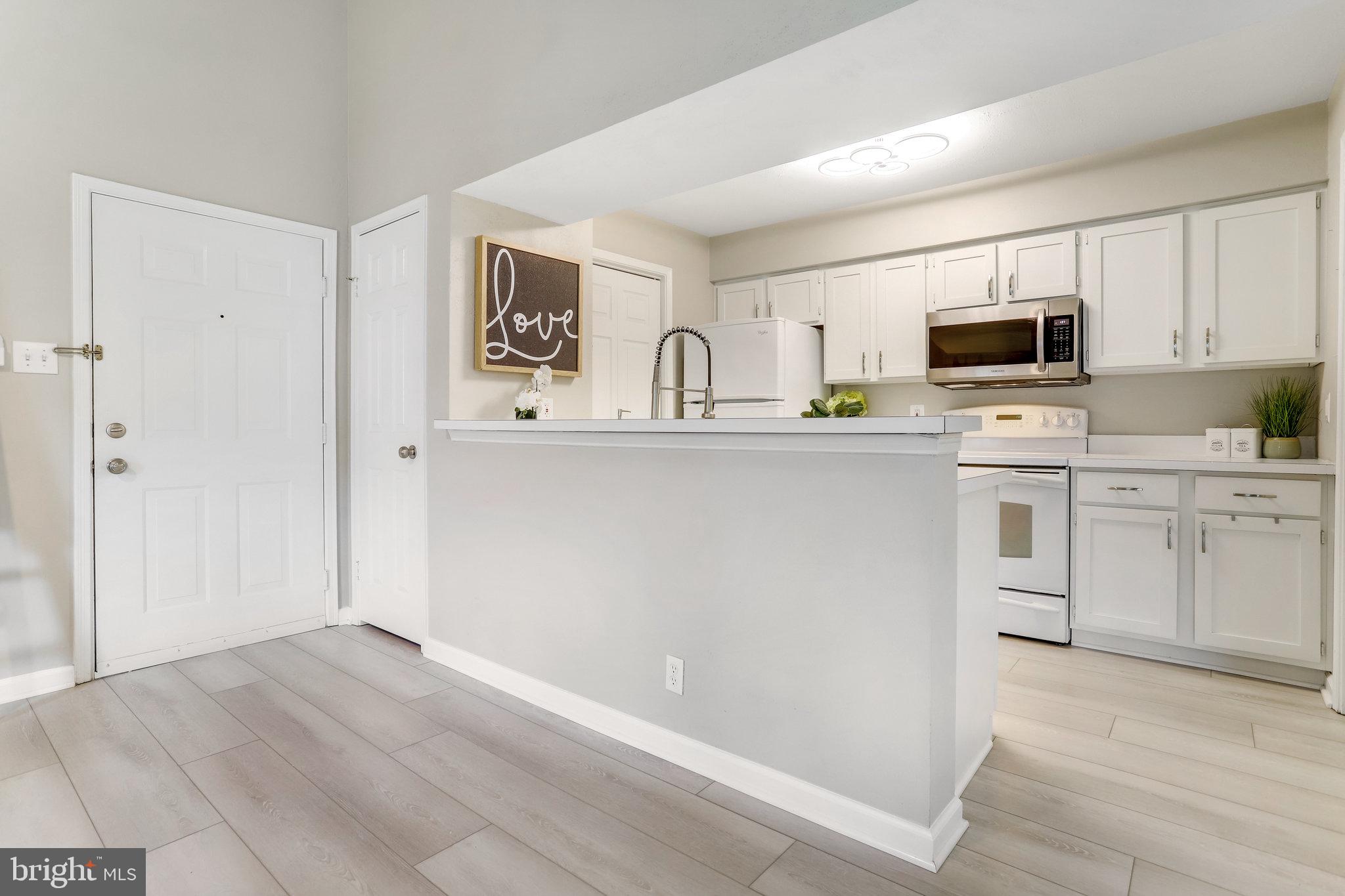 POINTE AT PARK CENTER - Residential