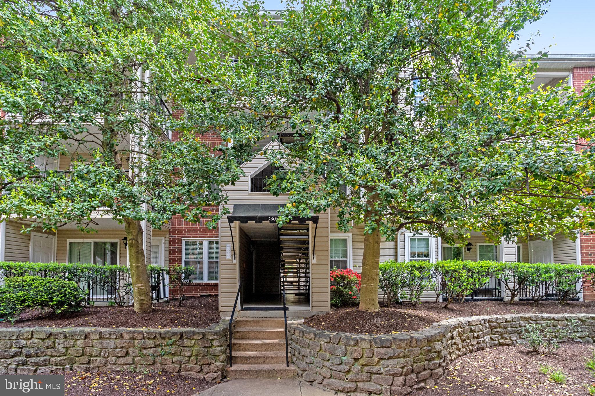 POINTE AT PARK CENTER - Residential