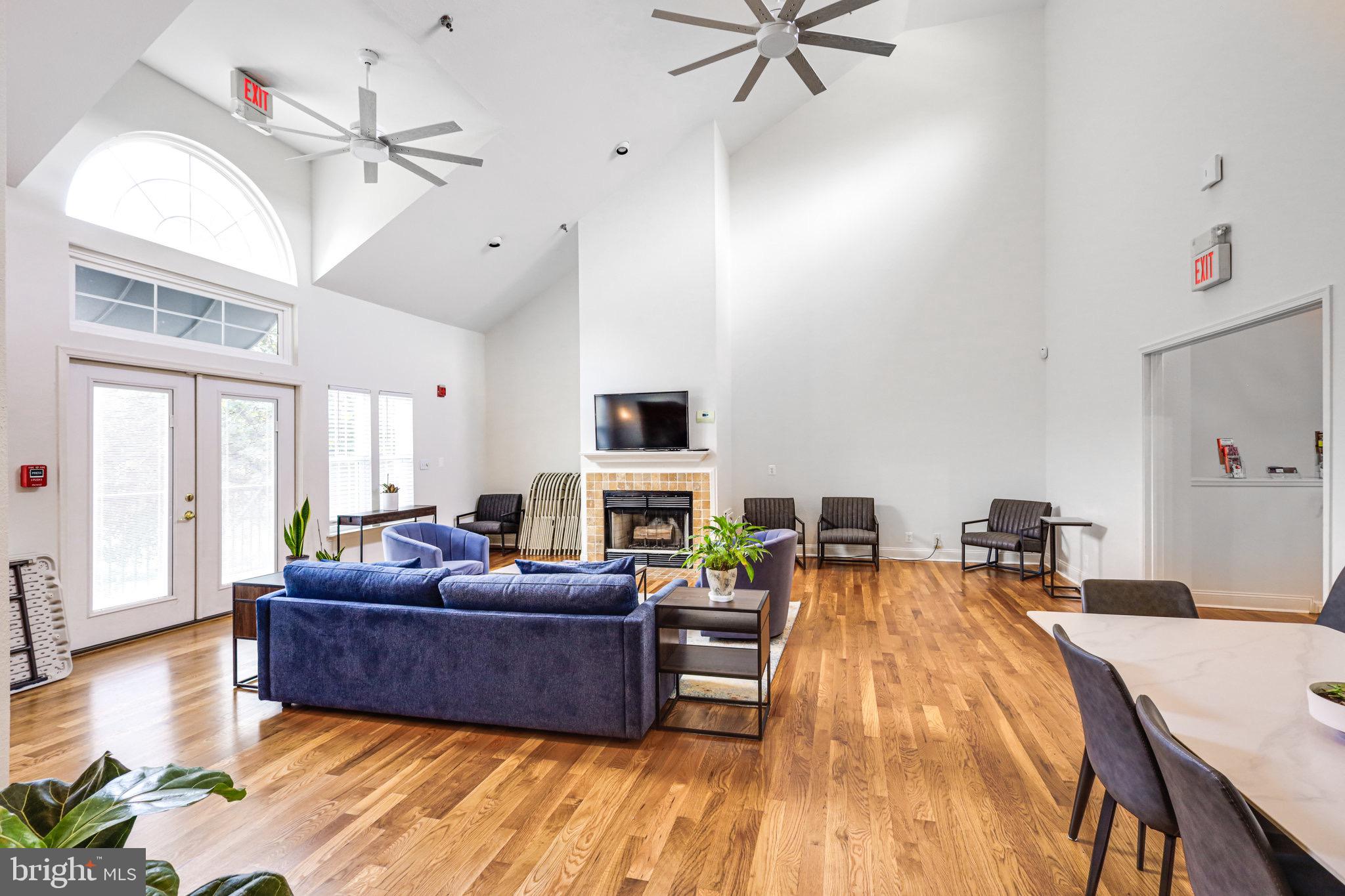 POINTE AT PARK CENTER - Residential