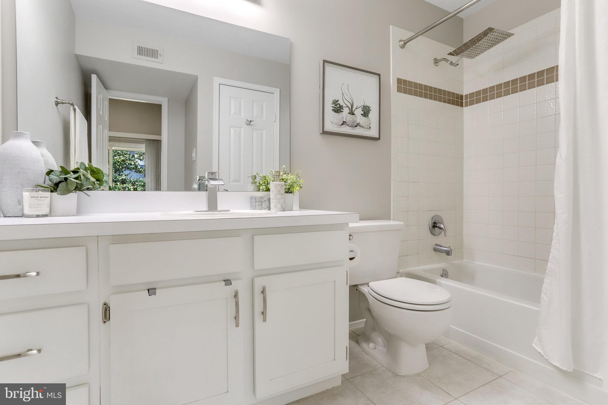 POINTE AT PARK CENTER - Residential