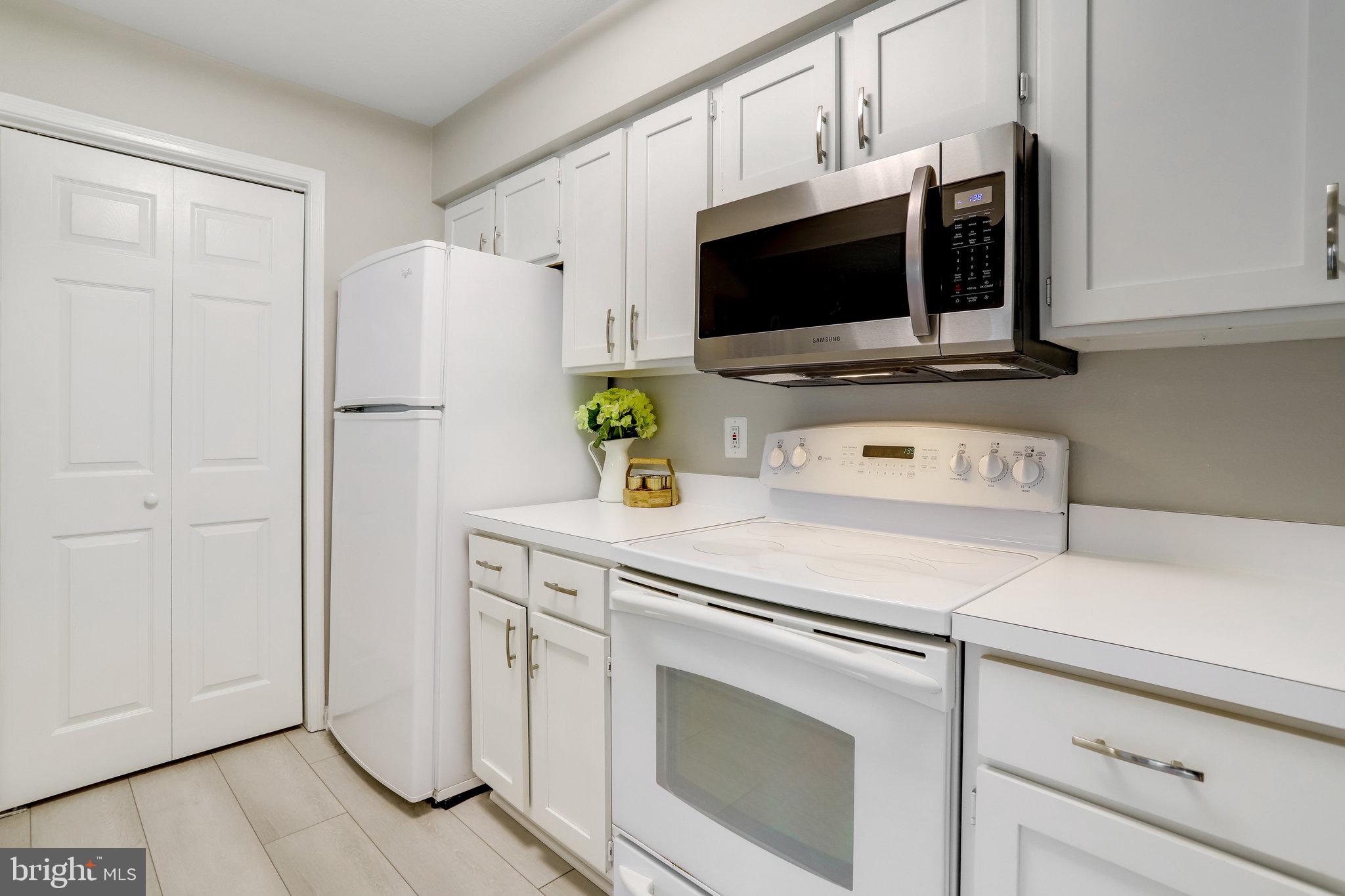 POINTE AT PARK CENTER - Residential