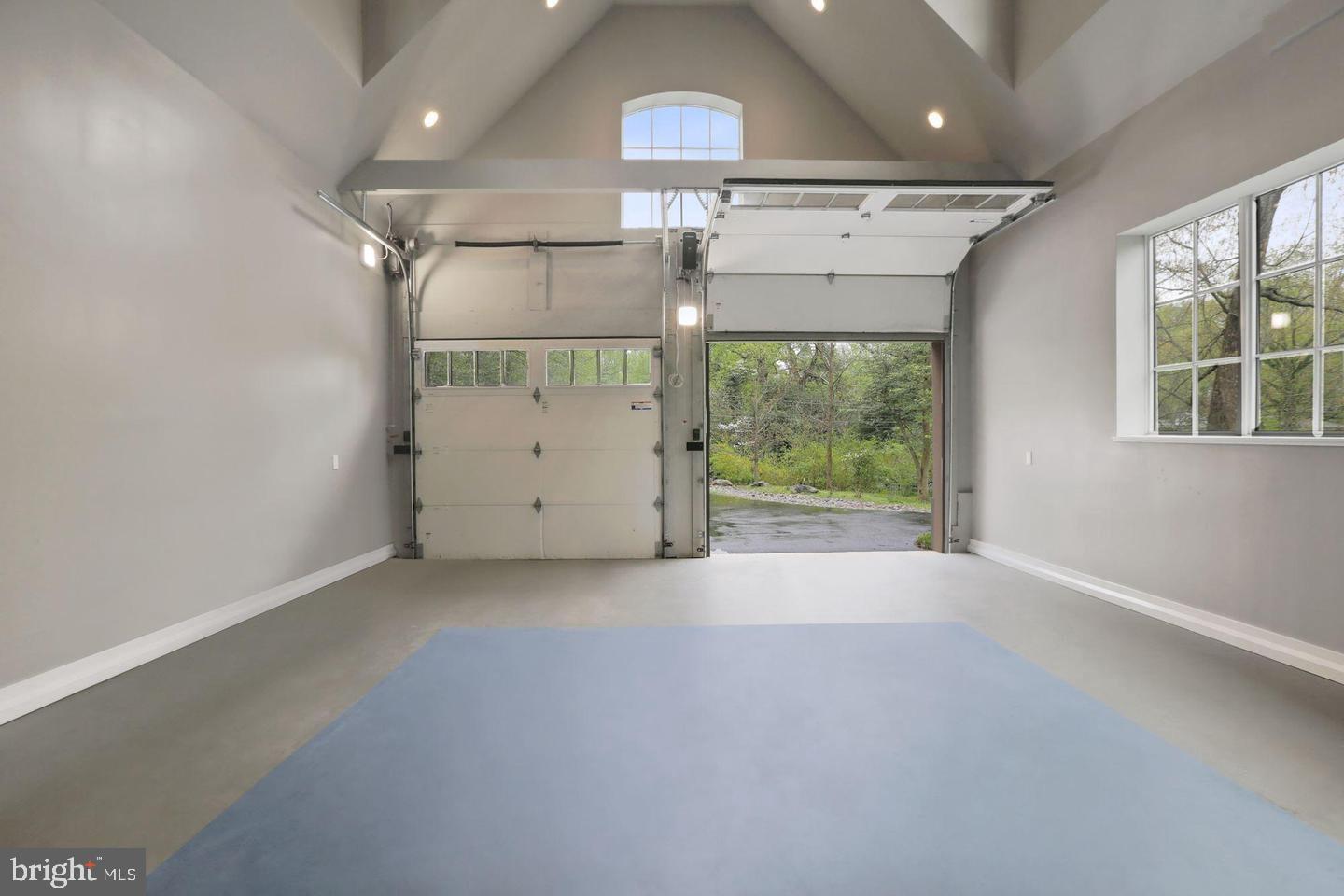 WILLIAMSBURG ESTATES - Residential