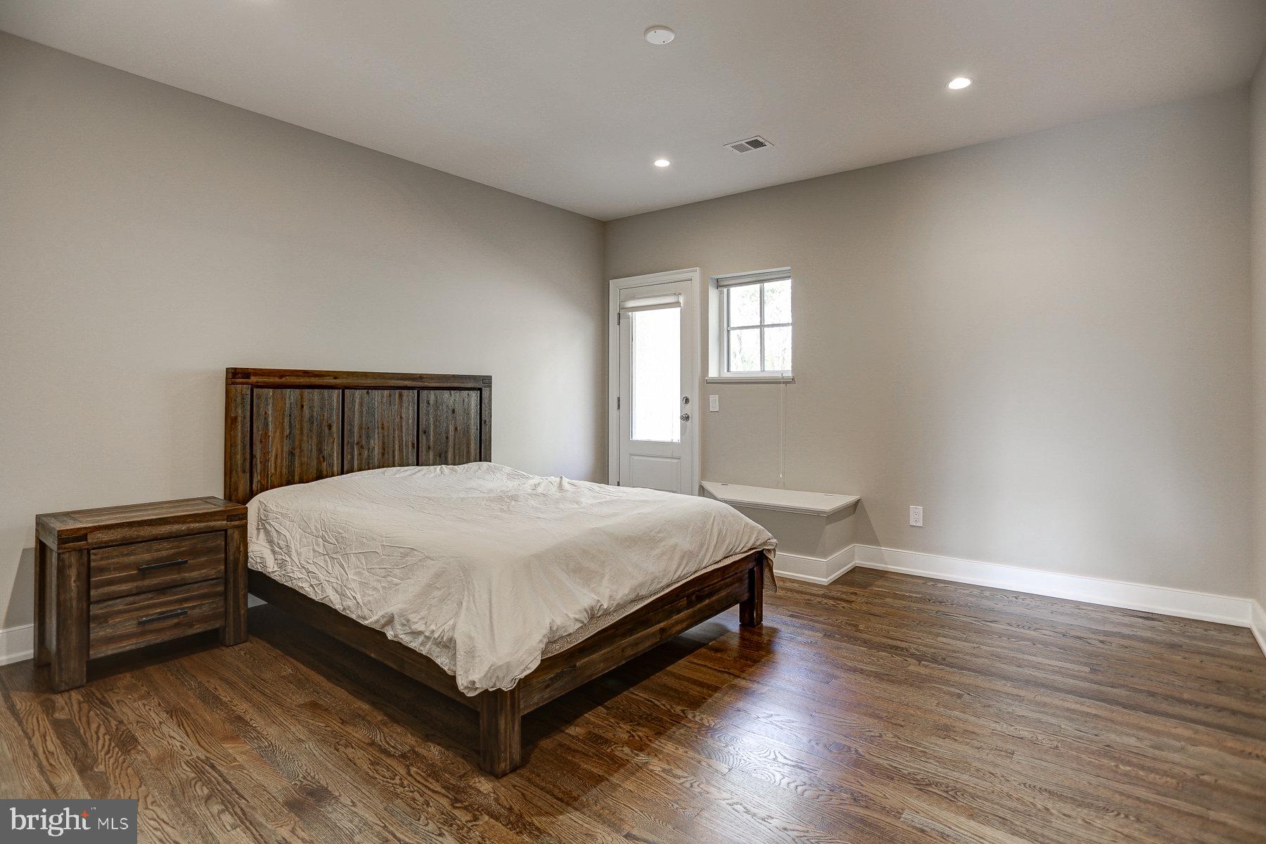 WILLIAMSBURG ESTATES - Residential