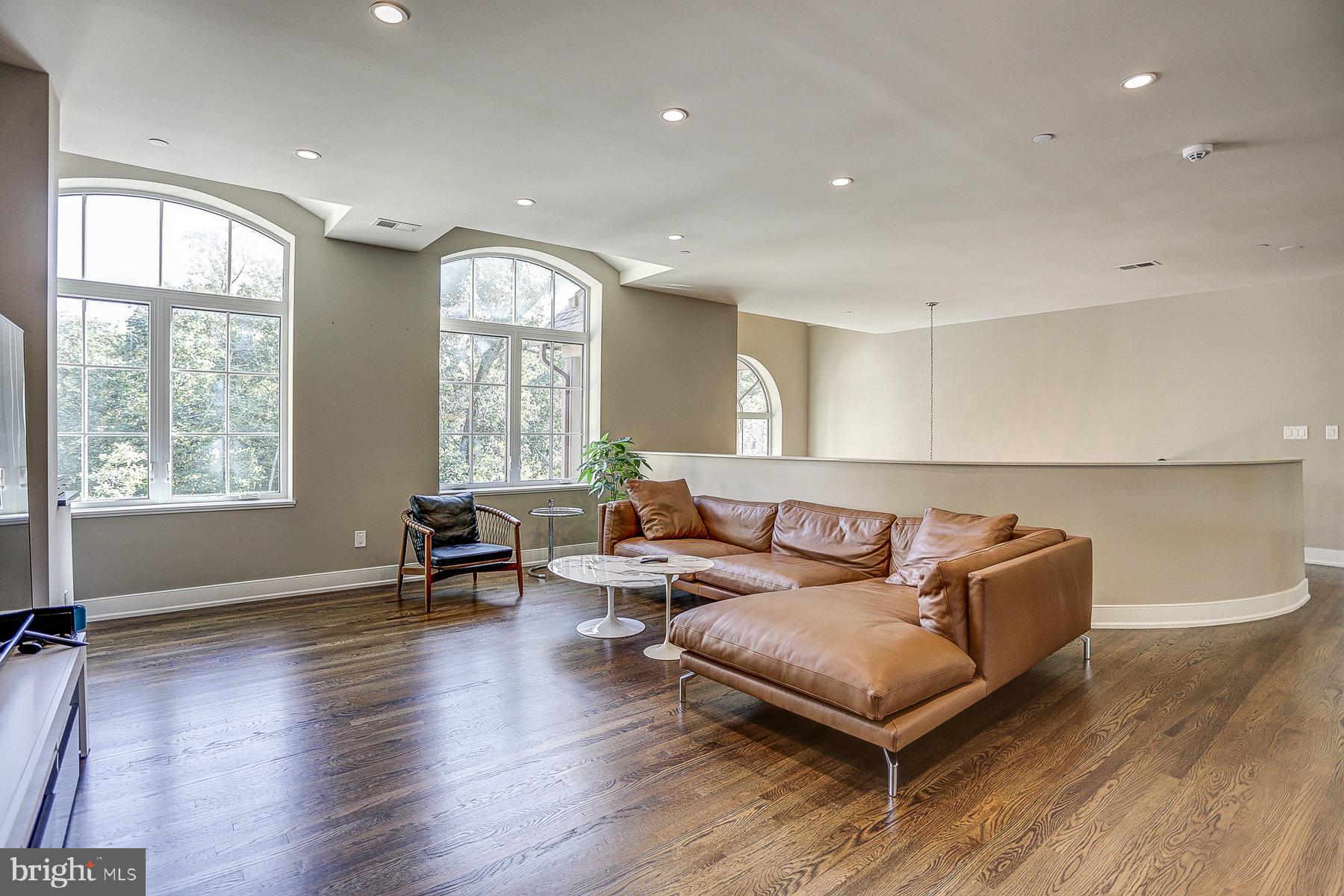 WILLIAMSBURG ESTATES - Residential