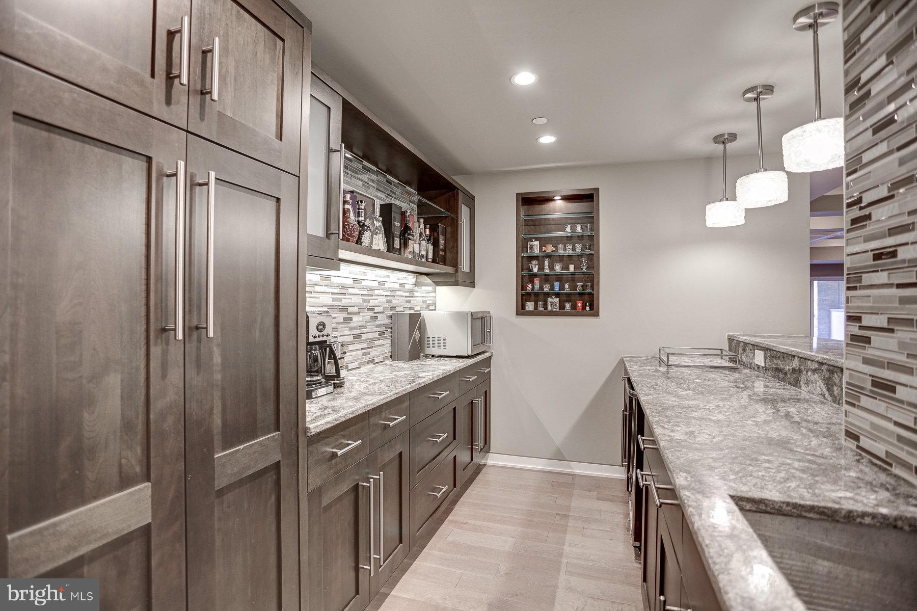 WILLIAMSBURG ESTATES - Residential