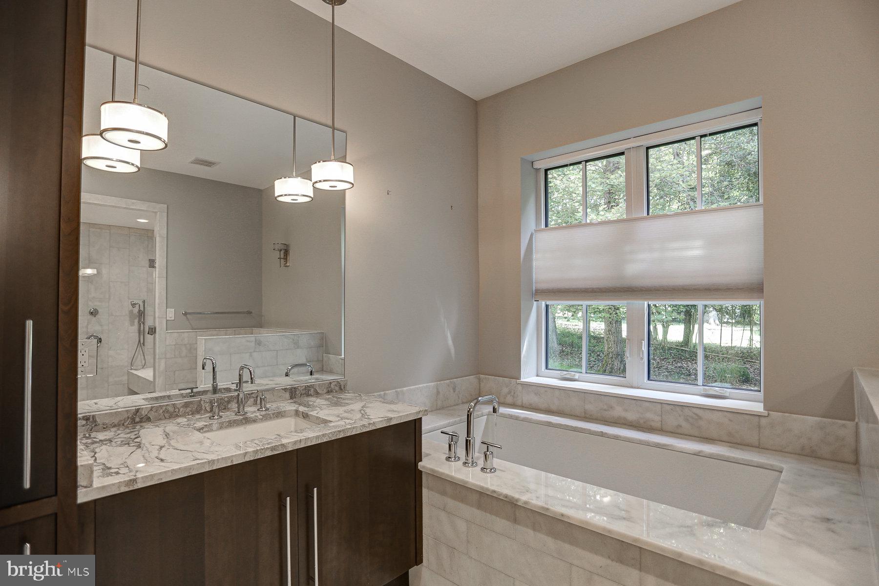 WILLIAMSBURG ESTATES - Residential