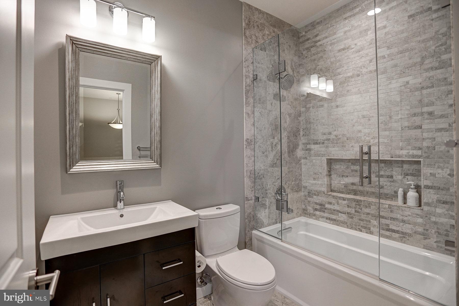 WILLIAMSBURG ESTATES - Residential