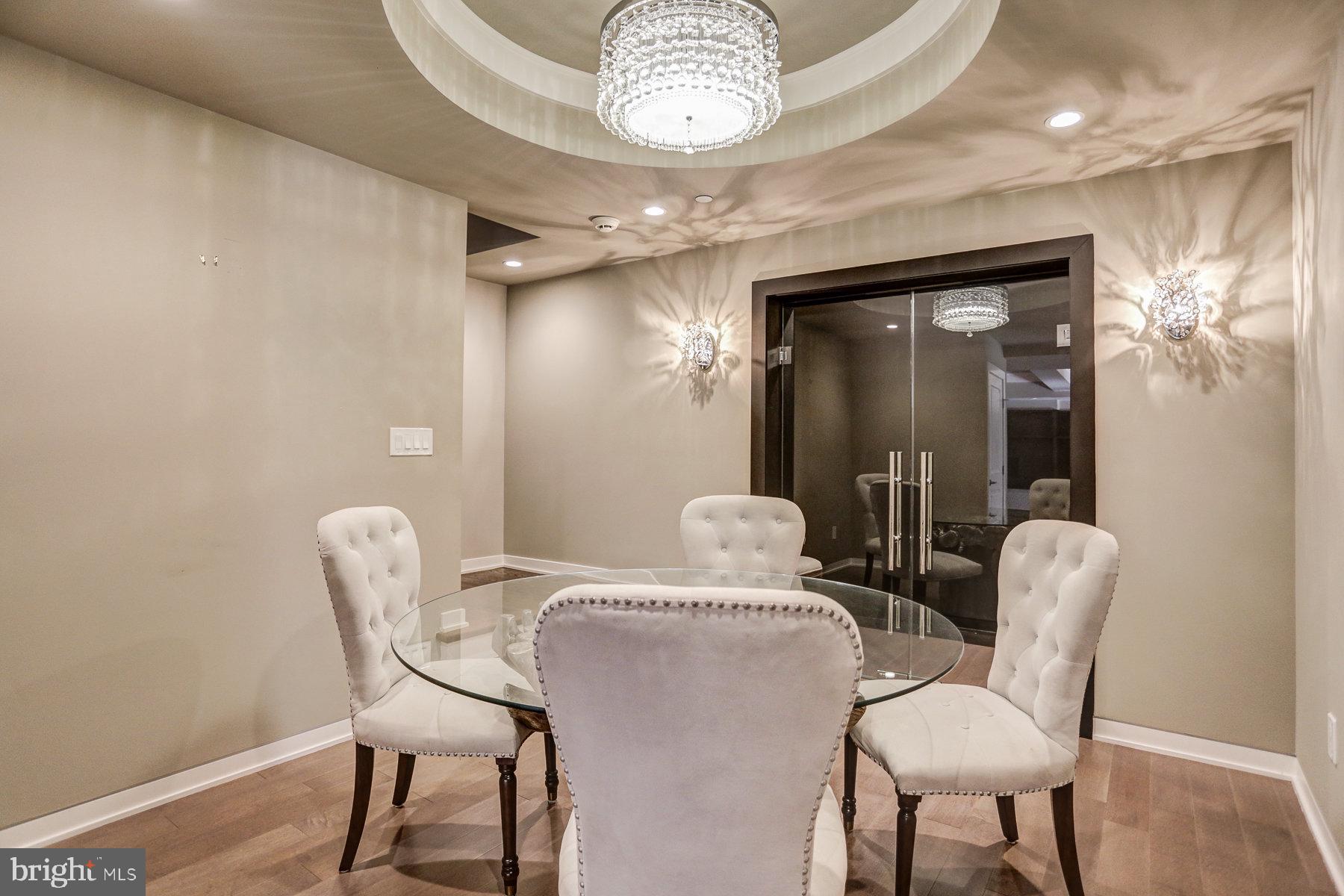 WILLIAMSBURG ESTATES - Residential