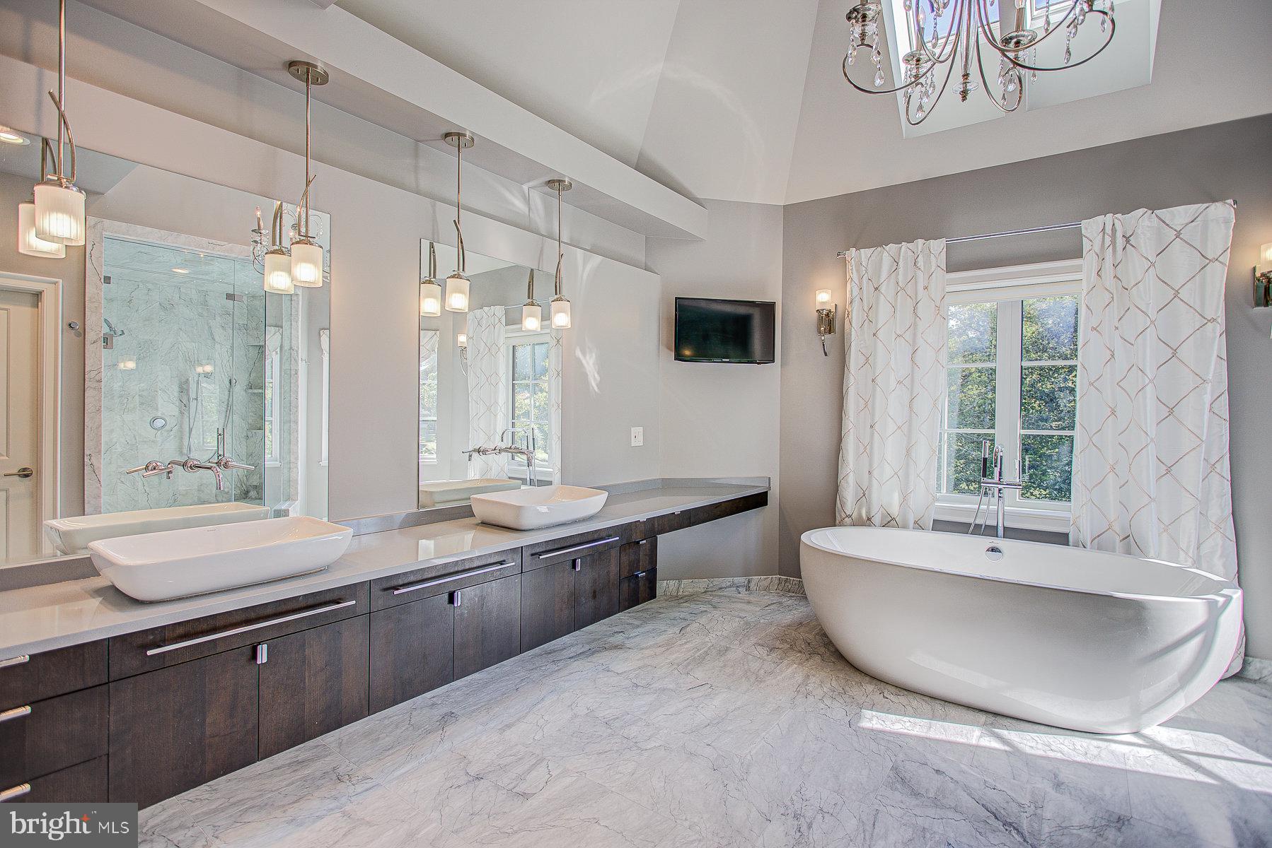 WILLIAMSBURG ESTATES - Residential