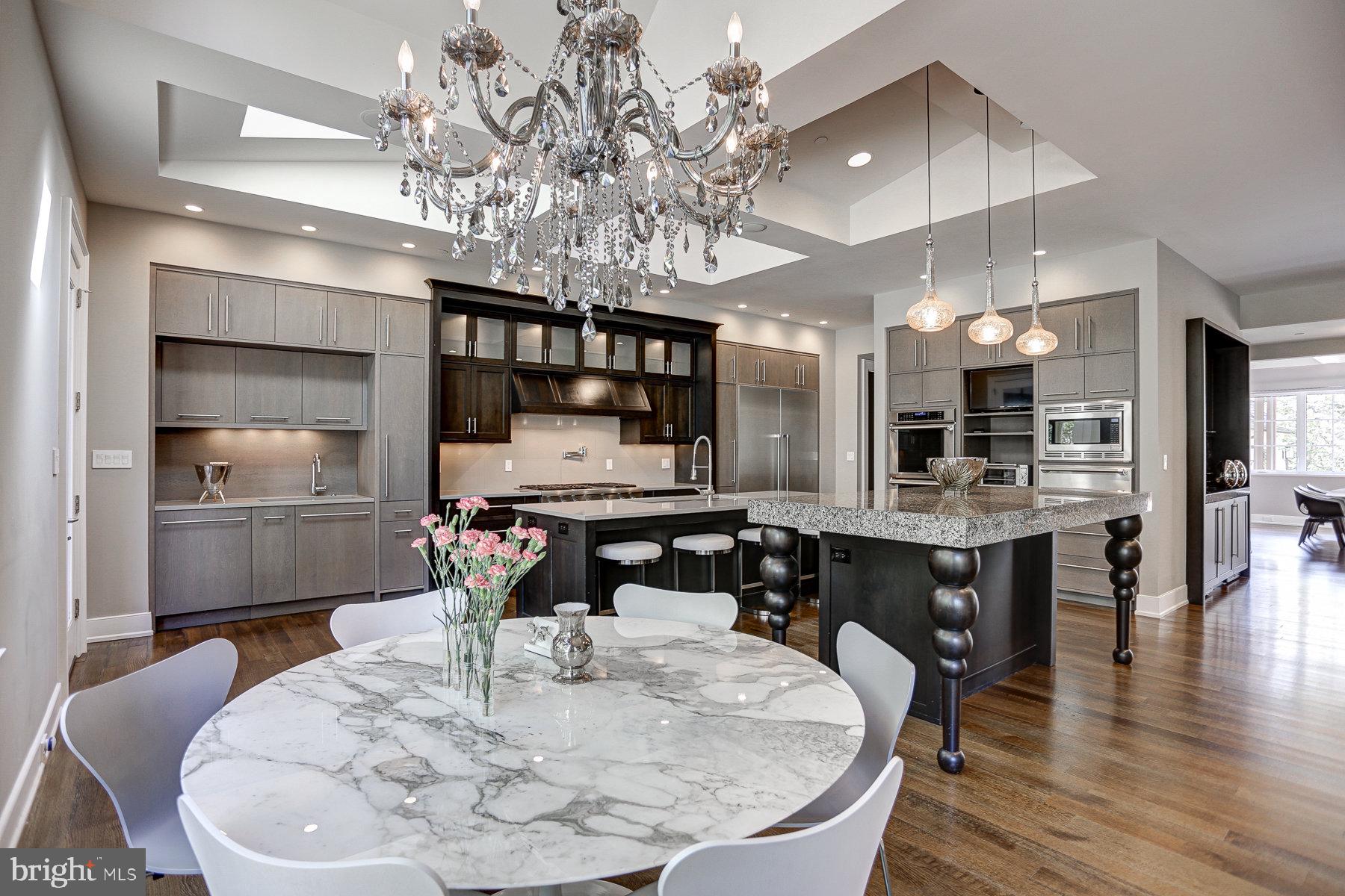 WILLIAMSBURG ESTATES - Residential