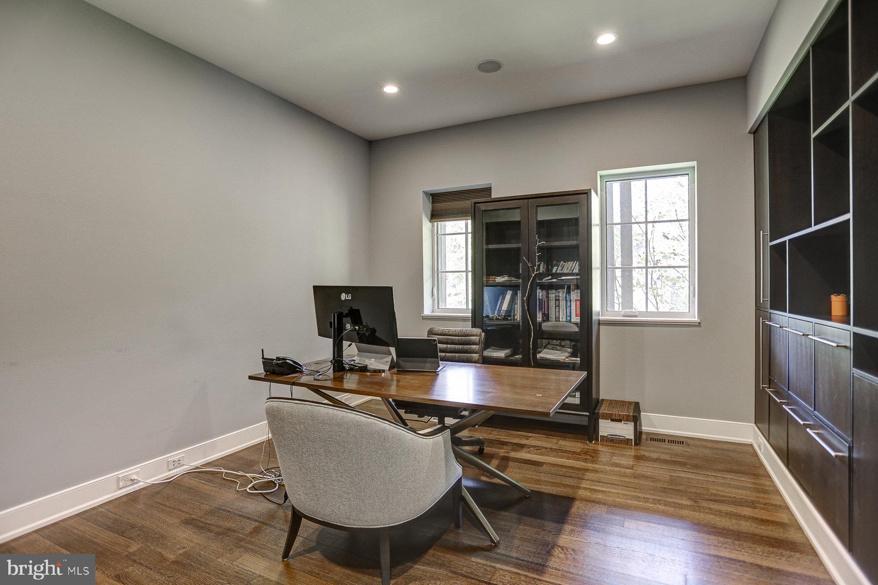 WILLIAMSBURG ESTATES - Residential