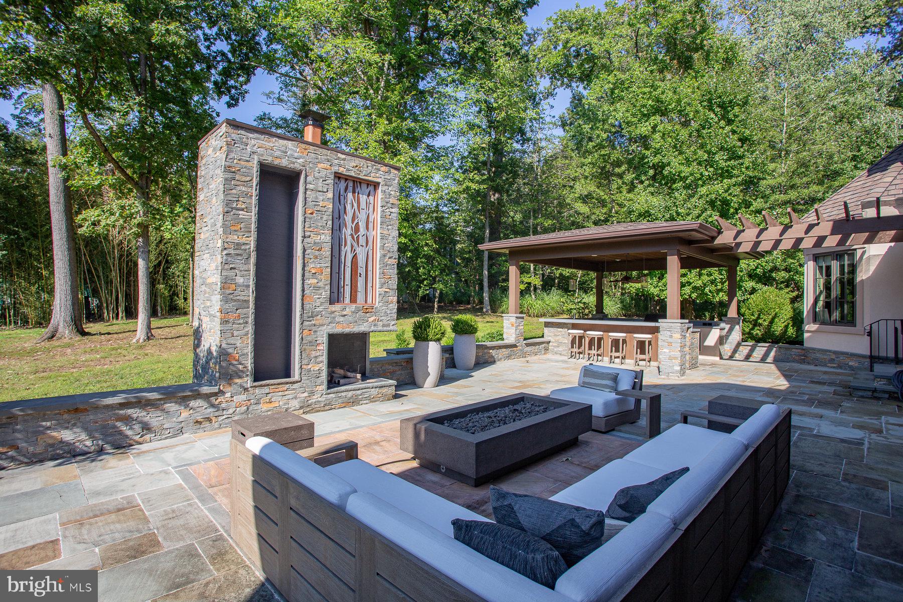 WILLIAMSBURG ESTATES - Residential