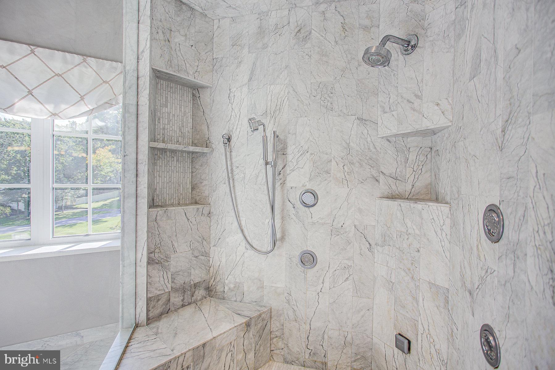 WILLIAMSBURG ESTATES - Residential