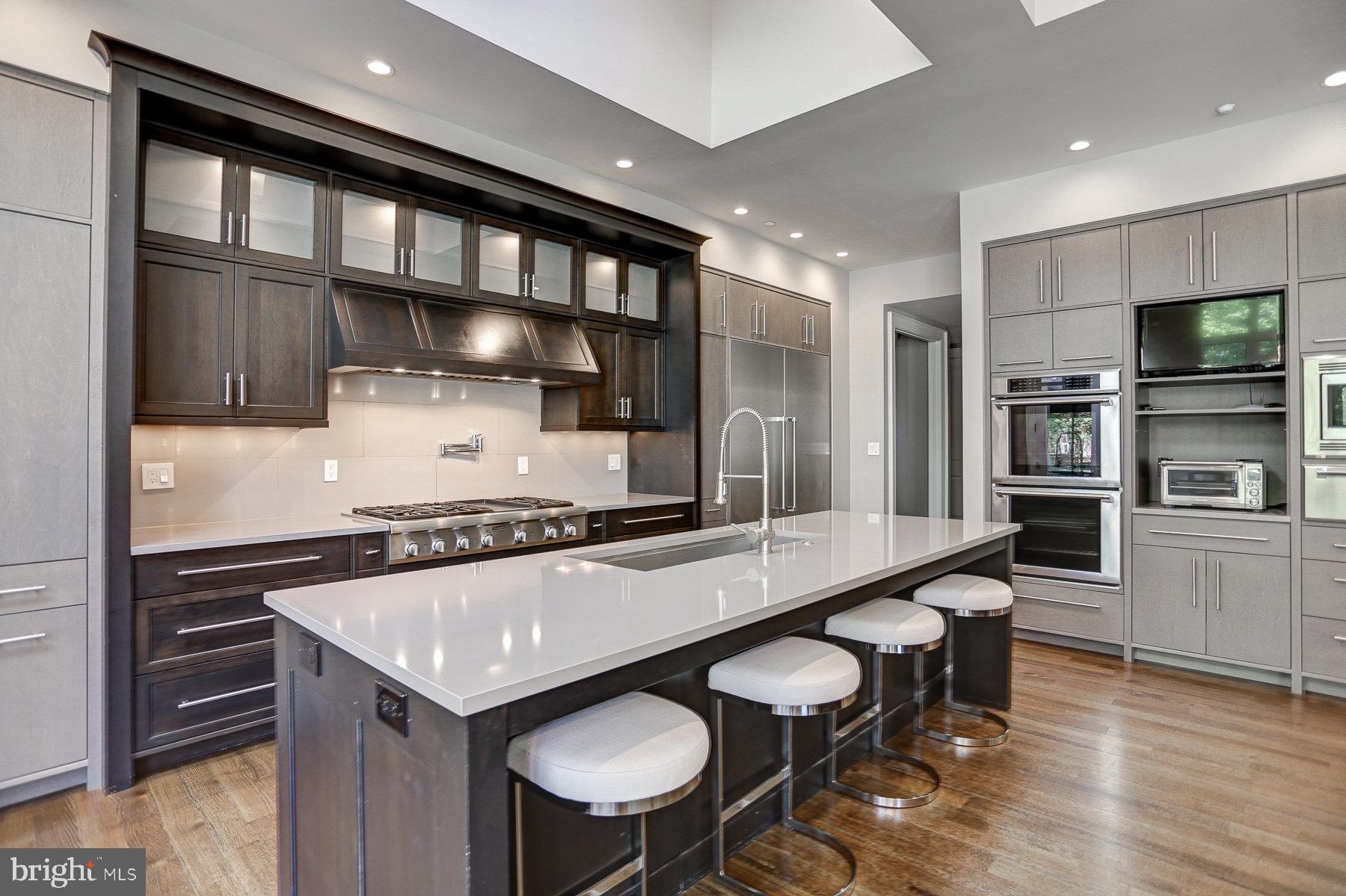 WILLIAMSBURG ESTATES - Residential