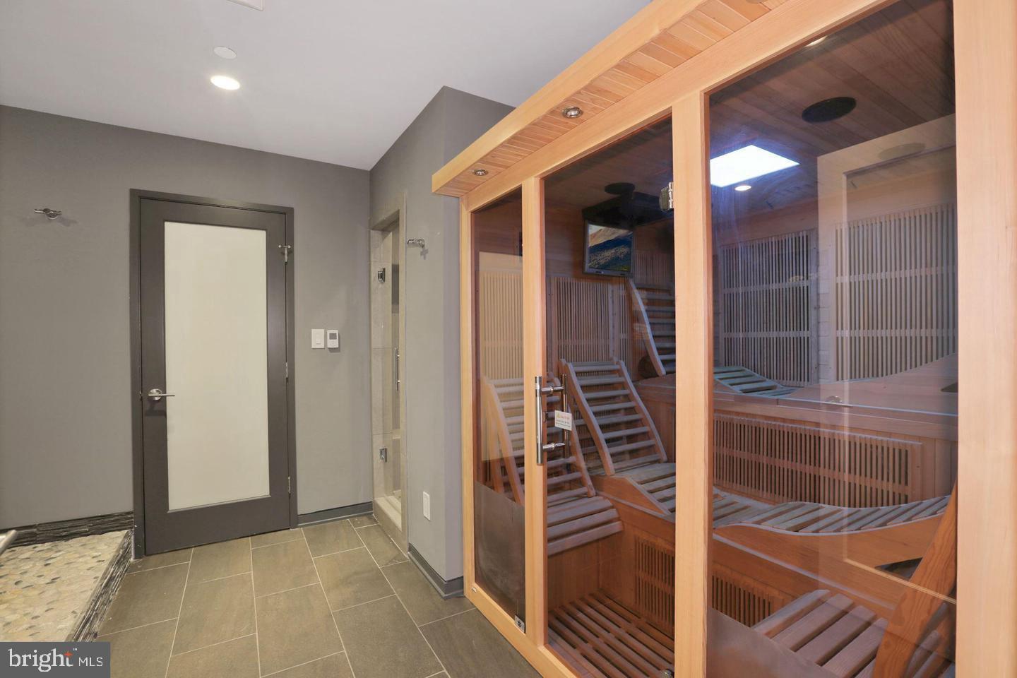 WILLIAMSBURG ESTATES - Residential