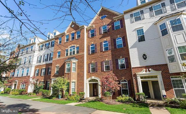 SOMERSET CROSSING - Residential Lease