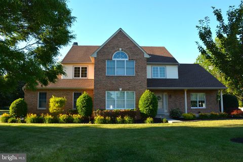 Homes For Sale - 105 Cromwell Drive<br/> MULLICA HILL, NJ 08062