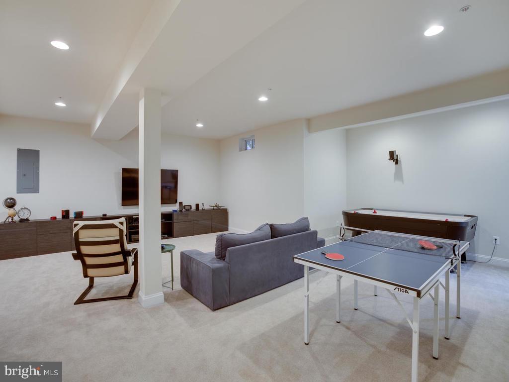 NORTH POINTE SUB - Residential