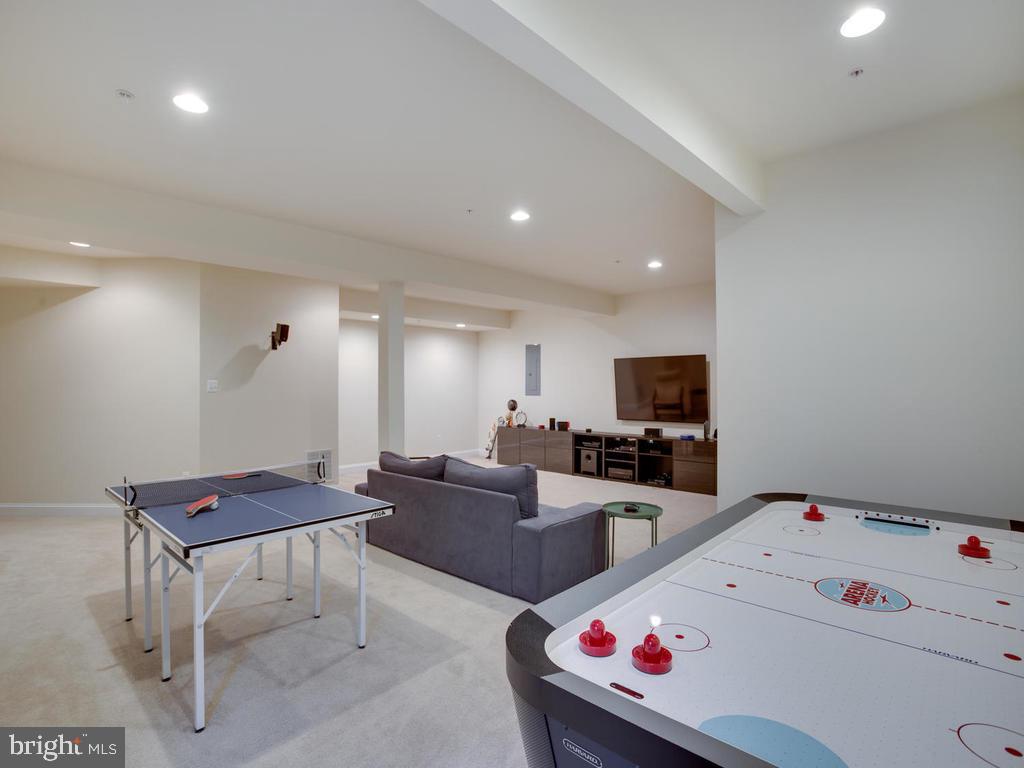 NORTH POINTE SUB - Residential