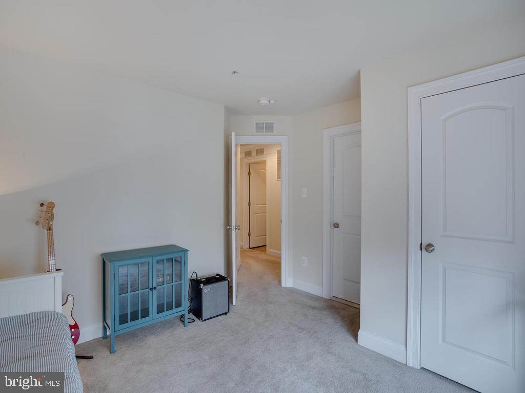 NORTH POINTE SUB - Residential