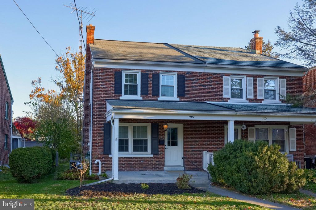 Photo of 907 Elm Avenue, LANCASTER, PA 17603 (MLS # PALA2079268)