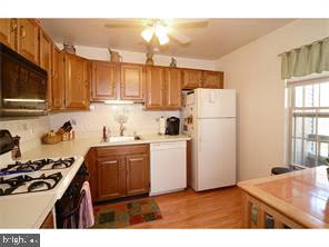 MAKEFIELD GLEN - Residential Lease