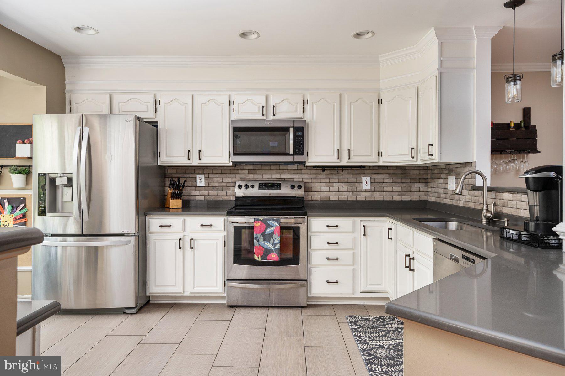 HUNTERS RUN - Residential