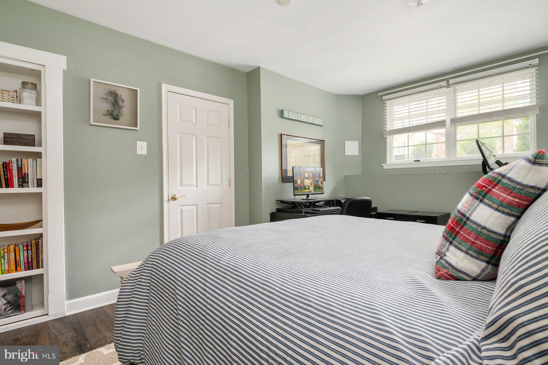 HUNTERS RUN - Residential