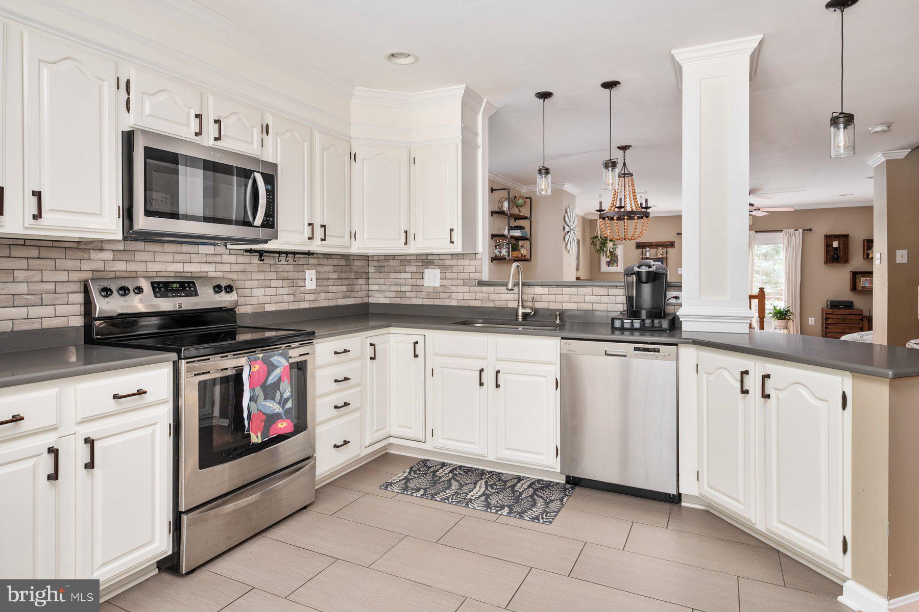 HUNTERS RUN - Residential