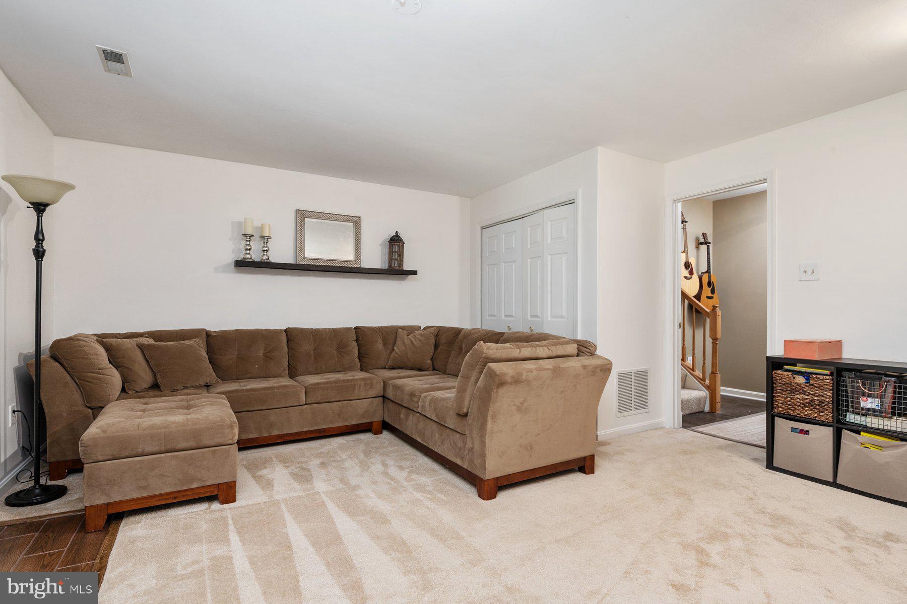 HUNTERS RUN - Residential